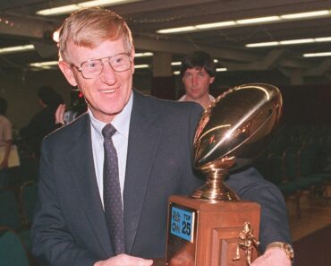 Legendary Notre Dame coach Lou Holtz has died at age 89.