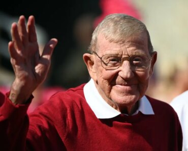 Legendary coach Lou Holtz has died at the age of 89.