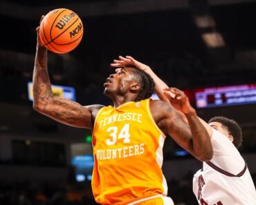 Low-scoring players led No. 23 Tennessee to a win at South Carolina.