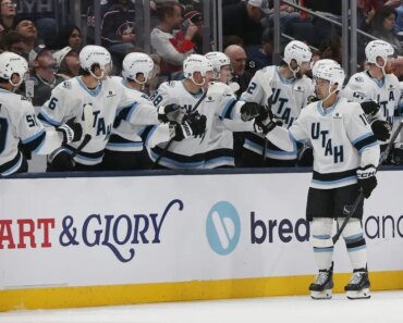 Mammoth charging and Blackhawk swinging hard to stay focused. Mammoth charging and Blackhawk swinging hard to stay focused.