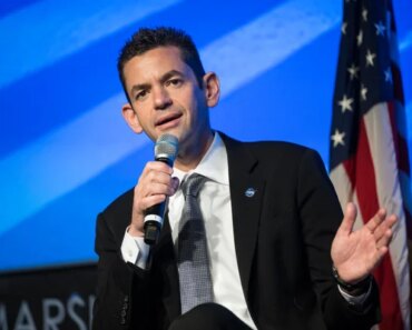 NASA scraps 2027 Artemis III lunar landing in favor of 2028 mission