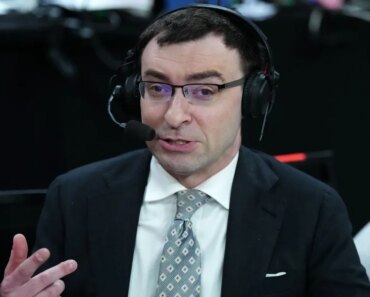 NBC has selected Jason Benetti as its Sunday Night Baseball broadcaster. NBC has selected Jason Benetti as its Sunday Night Baseball broadcaster.