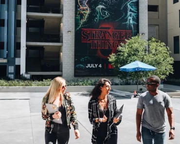 Netflix is ​​calling it quits on its Warner Bros. acquisition. Is the stock a buy?