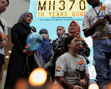 New search for flight MH370 ends without progress