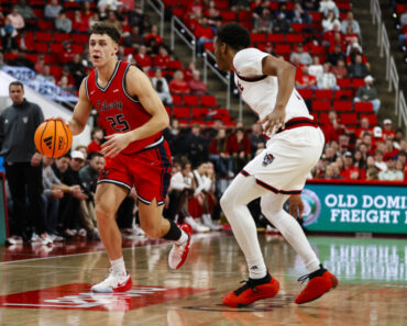 No. 9 Missouri defeated No. 1 Liberty in the C-USA Tournament.