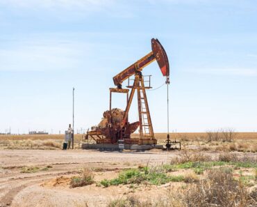 Oil Brent WTI: US inventories, UAE attack