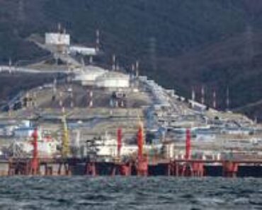 Oil tanker attack off Russian coast – RT World News