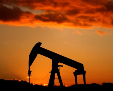 Oil turmoil sends crypto and stocks in opposite directions