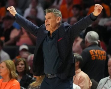 Oklahoma State takes an early lead and passes LSU Oklahoma State takes an early lead and passes LSU