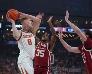Oklahoma tops Texas in OT, keeps NCAA Tournament hopes alive