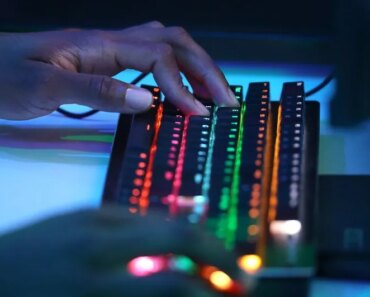 Tundra defeated Aurora to win Dream League Season 28.