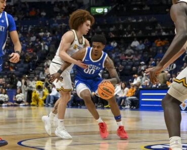 Otega Oweh’s clutch offense helps Kentucky hold off Missouri.