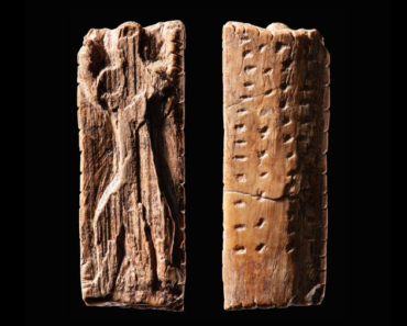 Paleolithic people invented an ‘early precursor to writing’ at least 40,000 years ago, carved signs suggest Paleolithic people invented an ‘early precursor to writing’ at least 40,000 years ago, carved signs suggest