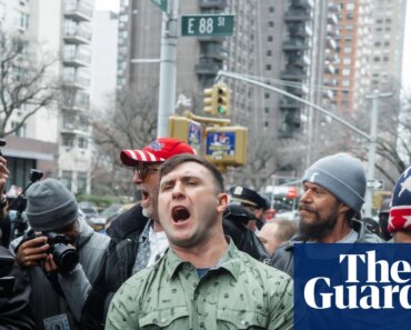 Police investigate the throwing of a device against an anti-Islam protest in New York City | New York Police investigate the throwing of a device against an anti-Islam protest in New York City | New York