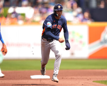 Poll: Could the Astros add another outfielder before Opening Day?