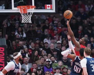 RJ Barrett, Raptors get past slipping Mavericks.