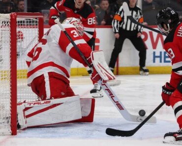 Red Wings’ John Gibson and Cam Talbot join to form Bean Devils