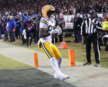 Report: Patriots sign WR Romeo Doubs to $70 million contract.