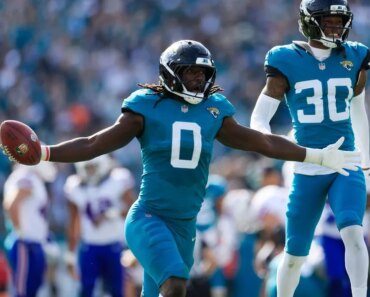 Report: The Panthers made a big move by signing Devin Lloyd and Jaelen Phillips.