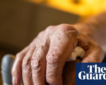 Restraining and sedating dementia patients is ‘routine’ in England hospitals, study finds | Dementia Restraining and sedating dementia patients is ‘routine’ in England hospitals, study finds | Dementia