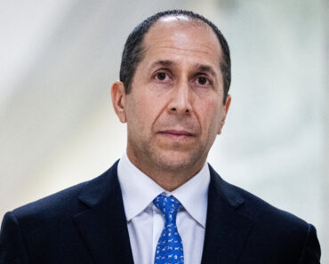 Richard Kahn, Jeffrey Epstein’s Longtime Accountant, Gives Closed-Door Testimony to the House Oversight Committee