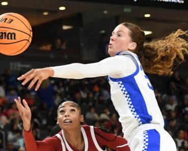 SEC Tournament Recap: Kentucky wins against Arkansas in the opener.