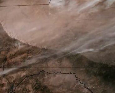 Satellite watches wall of dust roll through Texas image for March 17, 2026