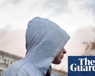 Sharp rise in young Britons saying poor health is reason they are unemployed, study finds | Youth unemployment