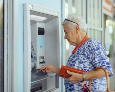 Should you buy Altria Group stock for its 6.1%-yielding dividend?