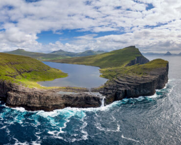 Sørvágsvatn: The lake that ‘floats’ above the sea thanks to a unique optical illusion
