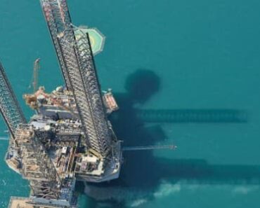 Stenchart predicts oil prices at $74 per barrel amid Iran conflict