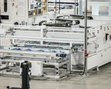 T1 Energy (TE) is up 11.5% ahead of earnings