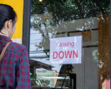 The 30-year-old chain is closing all 28 restaurants in April