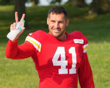 The Chiefs brought back James Winchester on a fully guaranteed deal.