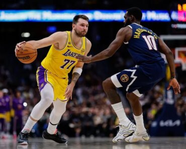 The Lakers head to Denver with a chance to leapfrog the Nuggets.