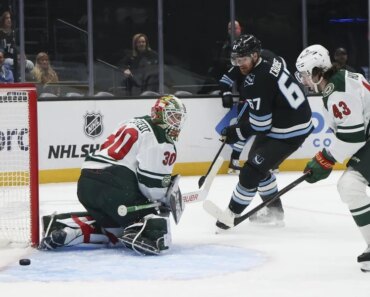 The Mammoths aim to continue their rise against the struggling Blackhawks.