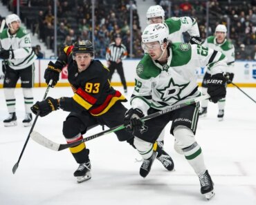 The Stars beat the Canucks for a franchise-record ninth straight win. The Stars beat the Canucks for a franchise-record ninth straight win.