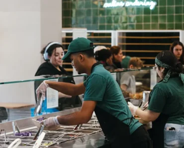 The popular fast food chain is warning of more closures in 2026