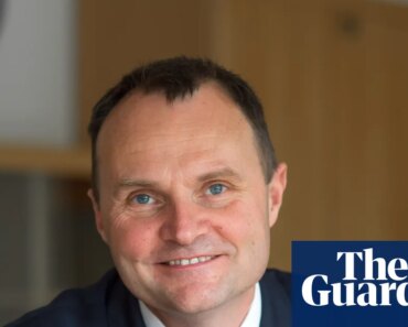 The vice chancellor calls for a review of student loans for those who do not have a high school diploma | Higher education