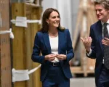 Thomas J Price unveils commemorative sculpture at London’s V&A East