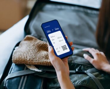 Travelers use AI to plan trips despite illusions and trust gaps