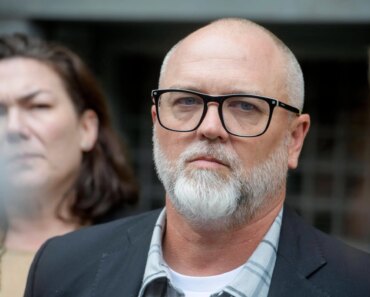 Trump administration to drop charges against US veteran who burned flag | Donald Trump news