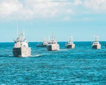 Trump orders U.S.-backed insurance and marines for Gulf transit