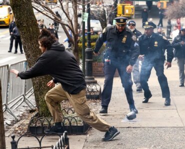 Two people arrested after the discovery of “suspicious devices” in front of Zohran Mamdani’s official residence