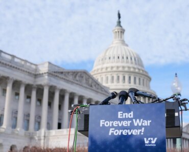 US Democrats say Iranian troop deployment ‘more likely’ ahead of vote on warring powers | Donald Trump News