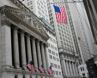 U.S. stocks pared a big early loss and rose after oil prices fell back to $90 from nearly $120.