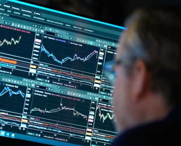 US stocks rebound after strong economic updates and as oil prices rise