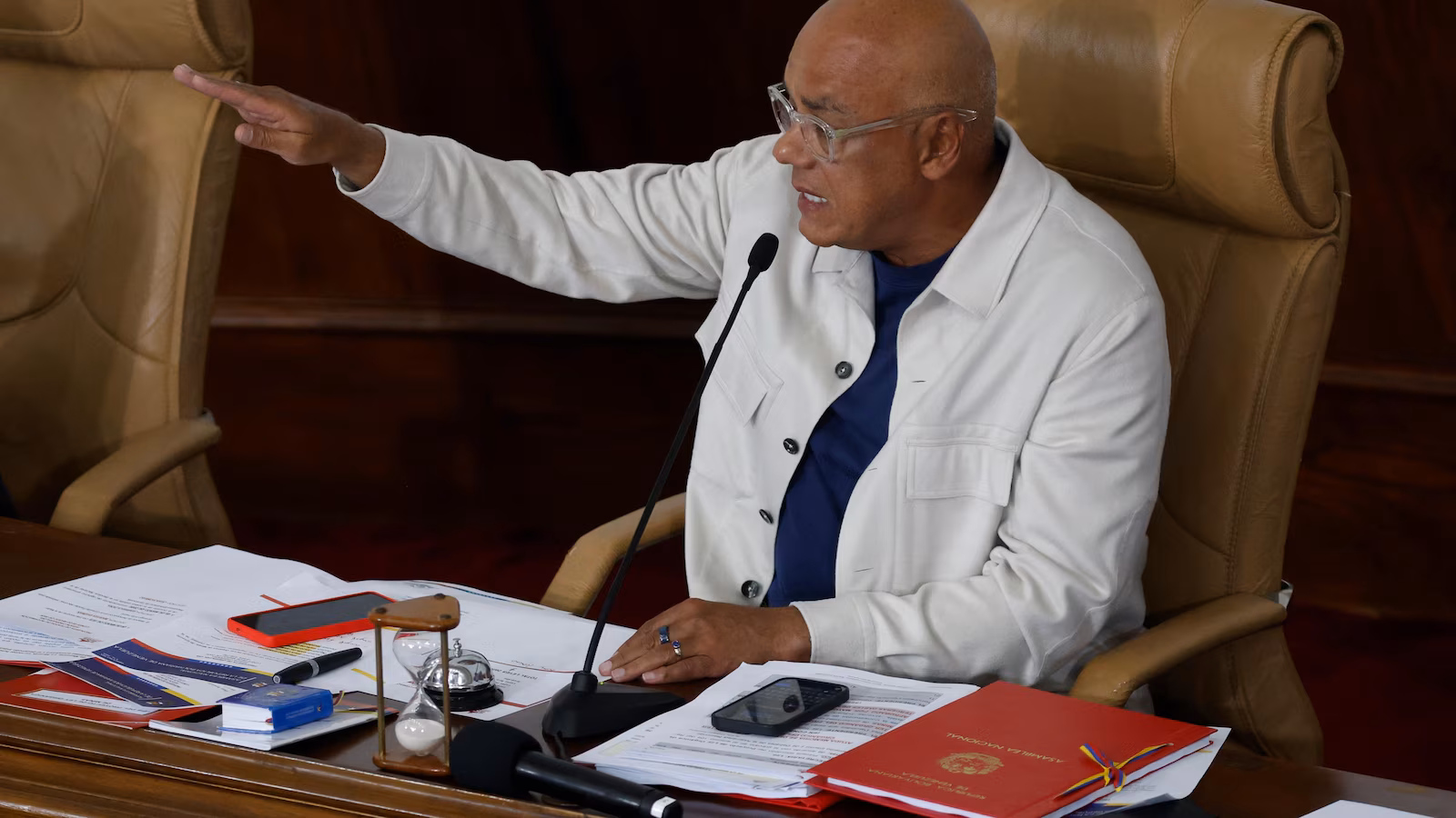 Venezuelan lawmakers hold open debate on mining bill to attract foreign capital