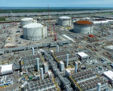 Venture Global ( VG ) rose 28.8% on earnings, dividends