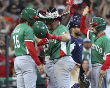 WBC Recap: Cuba gains yards twice to beat Panama.